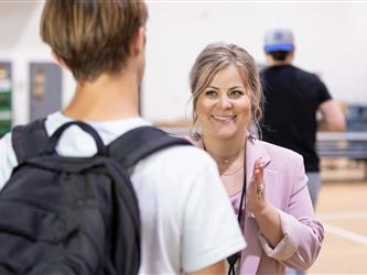 Students speaking with recruiters