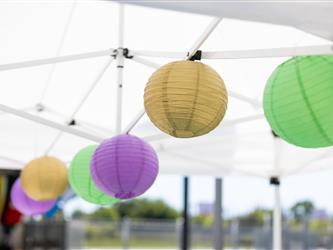 hanging lanterns on strings